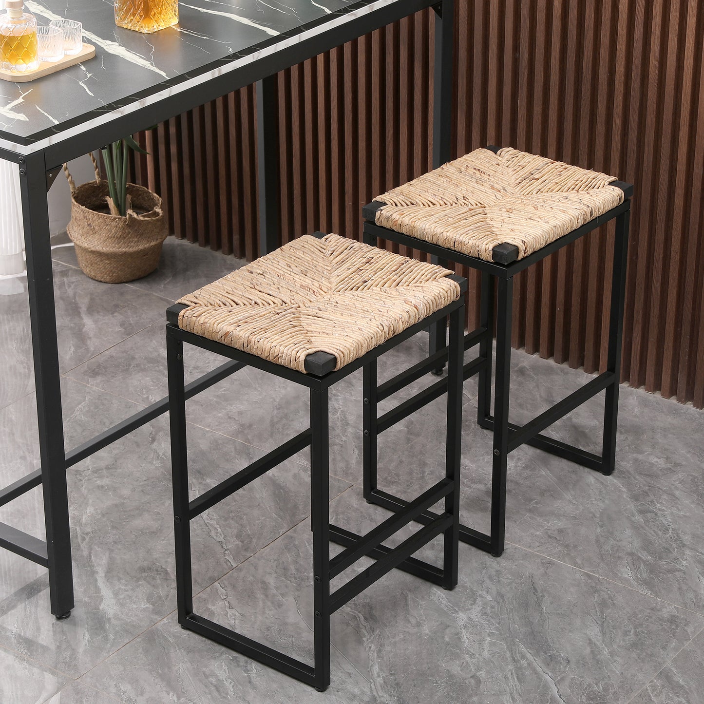 Syngar Bar Stools Set Of 2, Modern Bar Stools with Water Hyacinth Woven Seat, Indoor Backless Counter Height Bar Stools with Metal Leg and Footrest, Bar Height Stools for Kitchen, Cafe, living Room